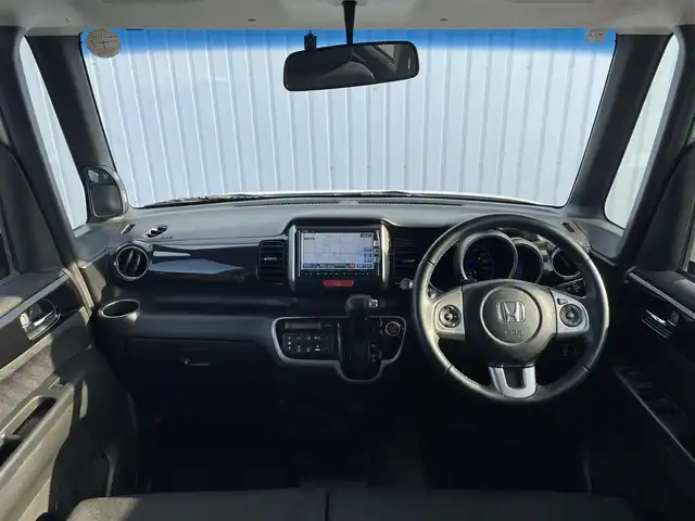 ホンダ Ｎ ＢＯＸ カスタム G ターボパッケージ 滋賀県 2013(平25)年 8.4万km プレミアムホワイトパール 純正SDナビ/(フルセグTV CD DVD Bluetooth)/バックカメラ/クルーズコントロール/両側パワースライドドア/革巻きステアリング/ステアリングリモコン/ETC/電動格納ミラー/ウインカーミラー/プッシュスタート/スマートキー×２/純正フロアマット