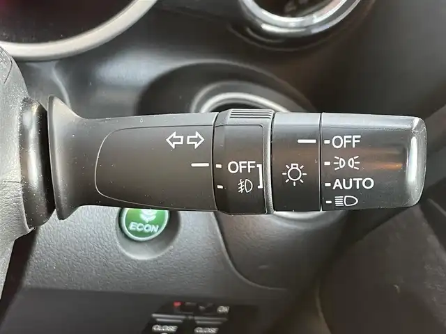 ホンダ Ｎ ＢＯＸ カスタム G ターボパッケージ 滋賀県 2013(平25)年 8.4万km プレミアムホワイトパール 純正SDナビ/(フルセグTV CD DVD Bluetooth)/バックカメラ/クルーズコントロール/両側パワースライドドア/革巻きステアリング/ステアリングリモコン/ETC/電動格納ミラー/ウインカーミラー/プッシュスタート/スマートキー×２/純正フロアマット