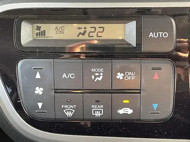 ホンダ Ｎ ＢＯＸ カスタム G ターボパッケージ 滋賀県 2013(平25)年 8.4万km プレミアムホワイトパール 純正SDナビ/(フルセグTV CD DVD Bluetooth)/バックカメラ/クルーズコントロール/両側パワースライドドア/革巻きステアリング/ステアリングリモコン/ETC/電動格納ミラー/ウインカーミラー/プッシュスタート/スマートキー×２/純正フロアマット