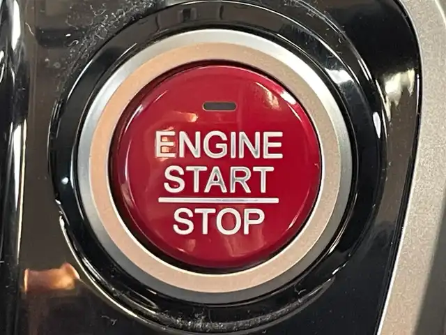 ホンダ Ｎ ＢＯＸ カスタム G ターボパッケージ 滋賀県 2013(平25)年 8.4万km プレミアムホワイトパール 純正SDナビ/(フルセグTV CD DVD Bluetooth)/バックカメラ/クルーズコントロール/両側パワースライドドア/革巻きステアリング/ステアリングリモコン/ETC/電動格納ミラー/ウインカーミラー/プッシュスタート/スマートキー×２/純正フロアマット