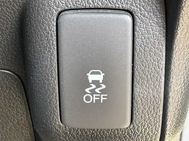 ホンダ Ｎ ＢＯＸ カスタム G ターボパッケージ 滋賀県 2013(平25)年 8.4万km プレミアムホワイトパール 純正SDナビ/(フルセグTV CD DVD Bluetooth)/バックカメラ/クルーズコントロール/両側パワースライドドア/革巻きステアリング/ステアリングリモコン/ETC/電動格納ミラー/ウインカーミラー/プッシュスタート/スマートキー×２/純正フロアマット