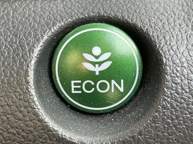 ホンダ Ｎ ＢＯＸ カスタム G ターボパッケージ 滋賀県 2013(平25)年 8.4万km プレミアムホワイトパール 純正SDナビ/(フルセグTV CD DVD Bluetooth)/バックカメラ/クルーズコントロール/両側パワースライドドア/革巻きステアリング/ステアリングリモコン/ETC/電動格納ミラー/ウインカーミラー/プッシュスタート/スマートキー×２/純正フロアマット