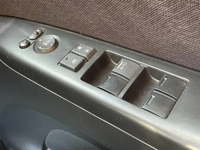 ホンダ Ｎ ＢＯＸ カスタム G ターボパッケージ 滋賀県 2013(平25)年 8.4万km プレミアムホワイトパール 純正SDナビ/(フルセグTV CD DVD Bluetooth)/バックカメラ/クルーズコントロール/両側パワースライドドア/革巻きステアリング/ステアリングリモコン/ETC/電動格納ミラー/ウインカーミラー/プッシュスタート/スマートキー×２/純正フロアマット