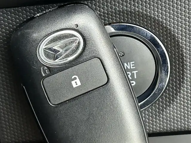 ダイハツ タフト G 道央・札幌 2020(令2)年 3.4万km サンドベージュメタリック ・ワンオーナー/・4WD/・ルーフキャリア/・ガラスルーフ/・純正SDナビ/　CD/DVD/USB/iPod/BT/ワンセグ/・全方位カメラ/・ビルドインETC/・前方ドライブレコーダー/・衝突軽減ブレーキ/・横滑り防止装置/・レーンキープアシスト/・オートマチックハイビーム/・前後コーナーセンサー/・ブレーキホールド/・電動パーキングブレーキ/・LEDライト/・オートライト/・フォグランプ/・前席シートヒーター/・プッシュスタート/・スマートキー/・スペアキー/・ドアバイザー/・保証書/・取扱説明書/・記録簿