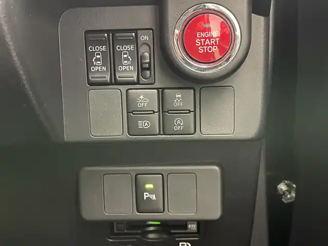 トヨタ タンク カスタムG 愛知県 2019(令1)年 6万km ブラックマイカメタリック 純正9インチナビ/12.1型後席ディスプレイ/アラウンドビューモニター/クルーズコントロール/両側パワースライドドア/ETC/フルセグTV/Bluetooth/衝突被害軽減システム/コーナーセンサー/純正アルミホイール/LEDヘッドライト/純正フロアマット/オートマチックハイビーム/オートライト/純9型ナビ　純12型後席M　全方位　禁煙車　両側電動スライドドア　フルセグTV　Bluetooth　セーフティセンス　衝突軽減　LEDオートライト　レーンキープ　ETC　プッシュスタート