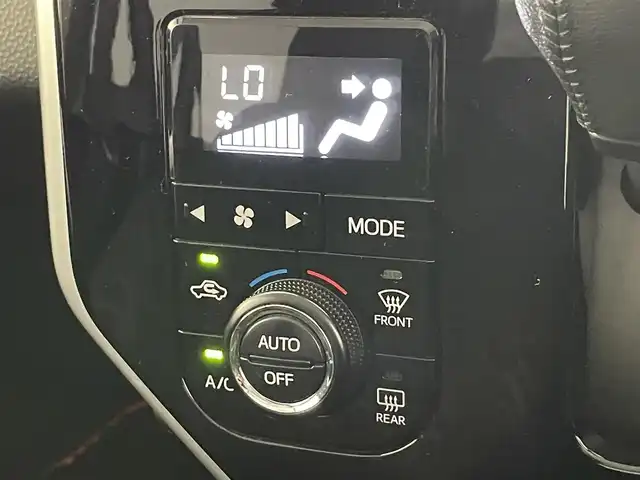 トヨタ タンク カスタムG 愛知県 2019(令1)年 6万km ブラックマイカメタリック 純正9インチナビ/12.1型後席ディスプレイ/アラウンドビューモニター/クルーズコントロール/両側パワースライドドア/ETC/フルセグTV/Bluetooth/衝突被害軽減システム/コーナーセンサー/純正アルミホイール/LEDヘッドライト/純正フロアマット/オートマチックハイビーム/オートライト/純9型ナビ　純12型後席M　全方位　禁煙車　両側電動スライドドア　フルセグTV　Bluetooth　セーフティセンス　衝突軽減　LEDオートライト　レーンキープ　ETC　プッシュスタート