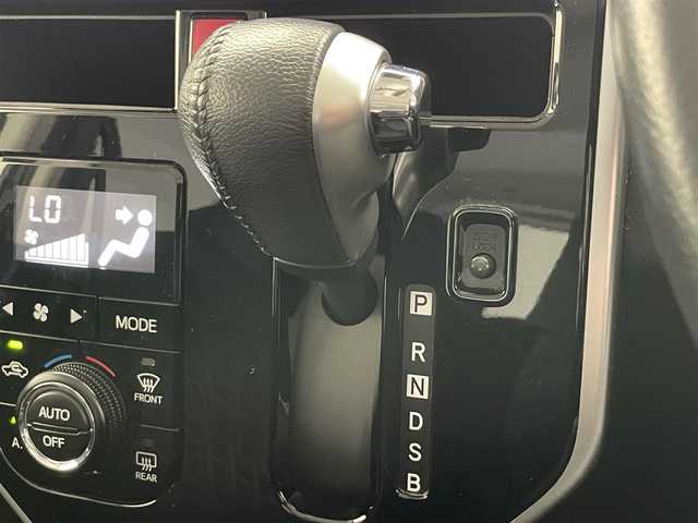 トヨタ タンク カスタムG 愛知県 2019(令1)年 6万km ブラックマイカメタリック 純正9インチナビ/12.1型後席ディスプレイ/アラウンドビューモニター/クルーズコントロール/両側パワースライドドア/ETC/フルセグTV/Bluetooth/衝突被害軽減システム/コーナーセンサー/純正アルミホイール/LEDヘッドライト/純正フロアマット/オートマチックハイビーム/オートライト/純9型ナビ　純12型後席M　全方位　禁煙車　両側電動スライドドア　フルセグTV　Bluetooth　セーフティセンス　衝突軽減　LEDオートライト　レーンキープ　ETC　プッシュスタート