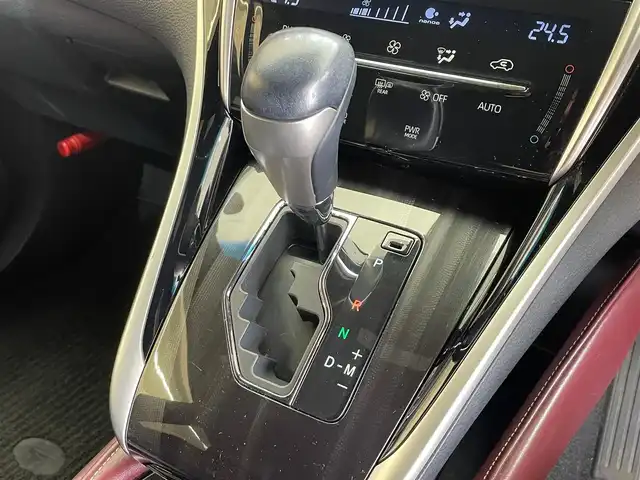 トヨタ ハリアー プレミアム 岩手県 2017(平29)年 12.6万km ホワイトパールクリスタルシャイン ４WD/寒冷地仕様/モデリスタスポイラー/パワーバックドア/トヨタセーフティセンスP/プリクラッシュセーフティ/レーンディパーチャーアラート/レーダークルーズコントロール/アダプティブハイビームシステム/先行車発進告知機能/横滑り防止装置/アイドリングストップ/MTモード付きAT/オートブレーキホールド/社外ナビ/バックカメラ/ETC/LEDヘッドランプ/純正18インチアルミホイール