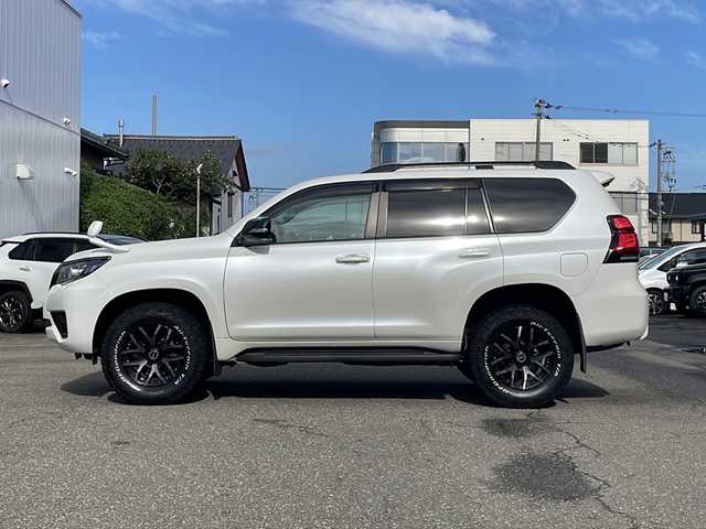 トヨタ ランドクルーザー プラド TX Lパッケージ ブラックED 福井県 2021(令3)年 4.8万km ホワイトパールクリスタルシャイン ワンオーナー/ディーゼルターボ/４WD/サンルーフ/純正9インチメモリナビゲーション/（CD/DVD/BT）/フルセグテレビ/バックカメラ/プリクラッシュセーフティ/レーンキープアシスト/アダプディブクルーズコントロール/黒革シート/パワーシート/エアシート/シートヒーター/RAYS17インチアルミホイール/ルーフレール/オートリトラミラー/オートライト/オートハイビーム/LEDヘッドライト/LEDフォグランプ/ETC（ビルトイン）/クリアランスソナー/ステアリングリモコン/プッシュスタート/スマートキー/保証書/取扱説明書