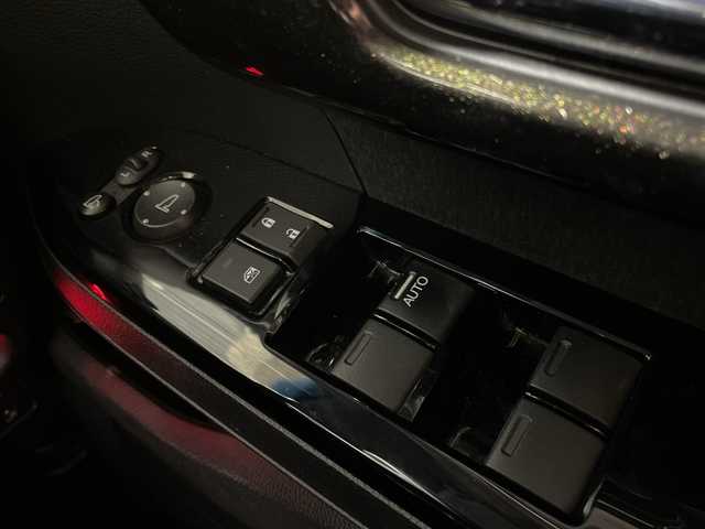 ホンダ Ｎ ＢＯＸ カスタム G L ホンダセンシング 福岡県 2018(平30)年 6.5万km プレミアムホワイトパールⅡ 純正メモリナビ/・CD/DVD/BT/フルセグTV/・バックモニター/ホンダセンシング/片側パワースライドドア/ETC/前方ドライブレコーダー/ステアリングリモコン/後席シェード/スマートキー/・スペアキー/・プッシュスタート/LEDヘッドライト/・オートライト/・フォグランプ/純正14インチアルミホイール/純正フロアマット/純正ドアバイザー