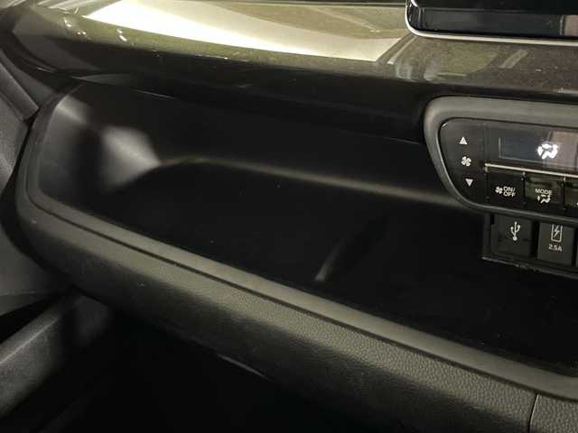 ホンダ Ｎ ＢＯＸ カスタム G L ホンダセンシング 福岡県 2018(平30)年 6.5万km プレミアムホワイトパールⅡ 純正メモリナビ/・CD/DVD/BT/フルセグTV/・バックモニター/ホンダセンシング/片側パワースライドドア/ETC/前方ドライブレコーダー/ステアリングリモコン/後席シェード/スマートキー/・スペアキー/・プッシュスタート/LEDヘッドライト/・オートライト/・フォグランプ/純正14インチアルミホイール/純正フロアマット/純正ドアバイザー