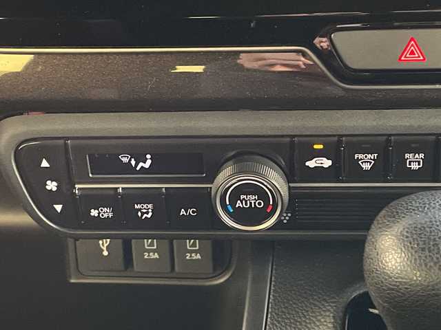 ホンダ Ｎ ＢＯＸ カスタム G L ホンダセンシング 愛知県 2019(平31)年 1.6万km ルナシルバーM 純正ナビ/CD DVD/Bluetooth/両側パワースライドドア/バックカメラ/ドライブレコーダー/バックカメラ/レーダークルーズコントロール/レーンキープアシスト/ETC/LEDヘッドライト/ステアリングスイッチ/スマートキー/プッシュスタート