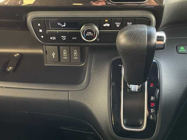 ホンダ Ｎ ＢＯＸ カスタム G L ホンダセンシング 愛知県 2019(平31)年 1.6万km ルナシルバーM 純正ナビ/CD DVD/Bluetooth/両側パワースライドドア/バックカメラ/ドライブレコーダー/バックカメラ/レーダークルーズコントロール/レーンキープアシスト/ETC/LEDヘッドライト/ステアリングスイッチ/スマートキー/プッシュスタート