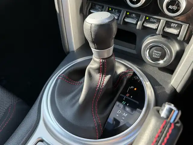 スバル ＢＲＺ S 千葉県 2019(令1)年 4.9万km ダークグレーメタリック 純正7インチSDナビ(KXM-H703)/　フルセグ/BT/DVD/CD/USB/バックカメラ/パドルシフト/クルーズコントロール/ステアリングスイッチ/ETC/LEDヘッドライト/オートライト/フォグライト/スマートキー/プッシュスタート/純正フロアマット/純正16インチAW