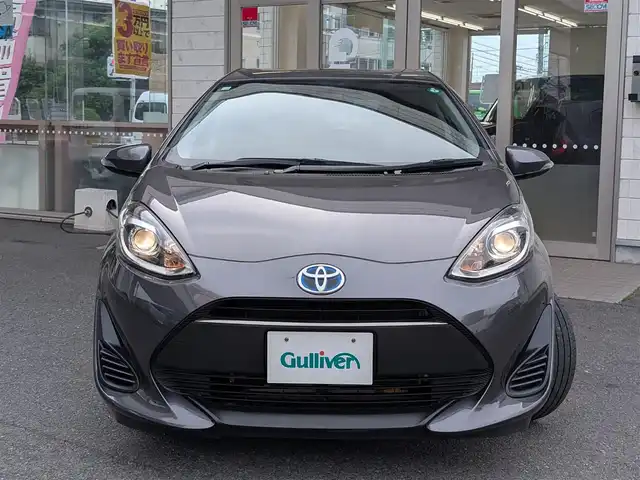 トヨタ アクア S 埼玉県 2018(平30)年 4.7万km グレーメタリック 純正ドラレコ/ETC/ドアバイザー/バックカメラ/純正ナビ（フルセグTV、Bluetooth、CD/DVD、ラジオ）/プッシュスタート/スペアキー/取扱説明書（車両、ナビ、ETC）/整備記録簿(R5、R6）
