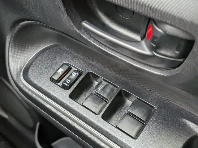 トヨタ アクア S 埼玉県 2018(平30)年 4.7万km グレーメタリック 純正ドラレコ/ETC/ドアバイザー/バックカメラ/純正ナビ（フルセグTV、Bluetooth、CD/DVD、ラジオ）/プッシュスタート/スペアキー/取扱説明書（車両、ナビ、ETC）/整備記録簿(R5、R6）