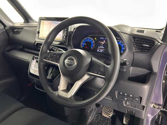 日産 ルークス ハイウェイスター X 佐賀県 2020(令2)年 4.6万km アメジストパープル 純正９インチナビ/CD/DVD/フルセグTV/Bluetooth/SOSコールボタン/後席サーキュレーター/純正14インチアルミホイール/LEDヘッドライト/プロパイロット/衝突軽減/先行者発進感知/両側パワースライドドア/ハンズフリードア/ドライブレコーダー/ETC/スマートキー/スペアキー/フロアマット