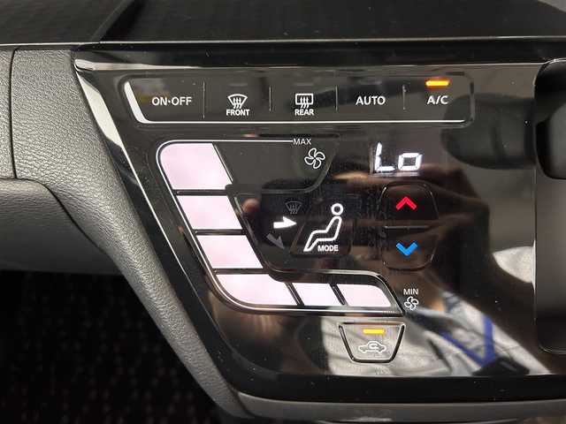 日産 ルークス ハイウェイスター X 佐賀県 2020(令2)年 4.6万km アメジストパープル 純正９インチナビ/CD/DVD/フルセグTV/Bluetooth/SOSコールボタン/後席サーキュレーター/純正14インチアルミホイール/LEDヘッドライト/プロパイロット/衝突軽減/先行者発進感知/両側パワースライドドア/ハンズフリードア/ドライブレコーダー/ETC/スマートキー/スペアキー/フロアマット