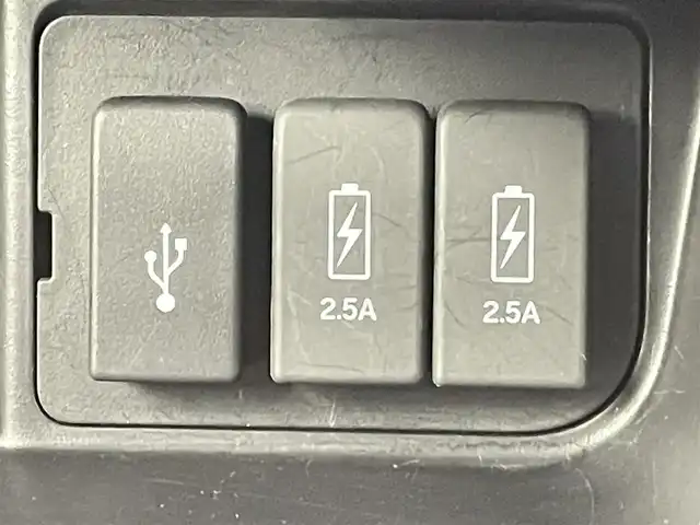 ホンダ Ｎ ＢＯＸ カスタム G L ホンダセンシング 千葉県 2019(平31)年 6.3万km プラチナホワイトパール 禁煙車/純正ナビ/・VXM-194VFi/・CD/DVD/BT/フルセグ/Honda SENSING/・衝突軽減ブレーキ〈CMBS〉/・誤発進抑制機能/・後方誤発進抑制機能/・歩行者事故低減ステアリング/・路外逸脱抑制機能/・ACC〈アダプティブ・クルーズ・コントロール〉/・LKAS〈車線維持支援システム〉/・オートハイビーム/・先行車発進お知らせ機能/・標識認識機能/左側パワースライドドア/バックカメラ/LEDヘッドライト/オートライト/ビルトインETC/純正14インチアルミホイール/スマートキー/スペアキー