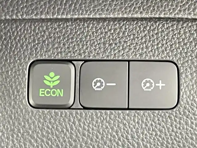 ホンダ Ｎ ＢＯＸ カスタム G L ホンダセンシング 千葉県 2019(平31)年 6.3万km プラチナホワイトパール 禁煙車/純正ナビ/・VXM-194VFi/・CD/DVD/BT/フルセグ/Honda SENSING/・衝突軽減ブレーキ〈CMBS〉/・誤発進抑制機能/・後方誤発進抑制機能/・歩行者事故低減ステアリング/・路外逸脱抑制機能/・ACC〈アダプティブ・クルーズ・コントロール〉/・LKAS〈車線維持支援システム〉/・オートハイビーム/・先行車発進お知らせ機能/・標識認識機能/左側パワースライドドア/バックカメラ/LEDヘッドライト/オートライト/ビルトインETC/純正14インチアルミホイール/スマートキー/スペアキー