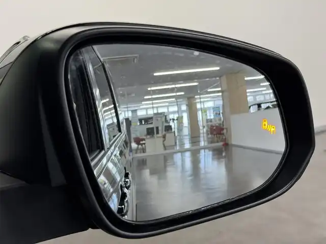 トヨタ ヴォクシー S－Z 三重県 2022(令4)年 3.2万km アティチュードブラックマイカ ガソリン/FF/インパネCVT/10.5インチナビ/（CD/DVD/USB/iPod/Bluetooth/TV/CarPlay/AndroidAuto）/14インチ後席OLEDディスプレイV14T-R72R/パノラミックビューモニター（床下透過）*/ドライブレコーダー前後/ETC2.0/モデリスタエアロ（F/S/R下）＆18inAW/両側ハンズフリーパワスラ/Toyota Safety Sense/●PCS/●LDA/●レーダークルコン/●アダプティブハイビーム*/●ロードサインアシスト/●プロアクティブドライビングアシスト/●発進遅れ告知機能/・パーキングサポートブレーキ/*ブラインドスポットモニター＋あんしん降車アシスト/*緊急時操舵支援＋FCTA＋LCA*/*アドバンストパーク＋RCD/*アドバンストドライブ（渋滞時支援）/など/装備/*ドライビングサポートパッケージ/・デジタルインナーミラー/・カラーヘッドアップディスプレイ/*快適利便パッケージ（High）/・快適温熱シート（D/N/2nd）/・ステアリングヒーター/・パワーバックドア/・2ndシートオットマン/*プロジェクター式LEDヘッドランプ/・左右＋後席独立オートエアコン/・保/取/マルチ取/など/＊…メーカーOP