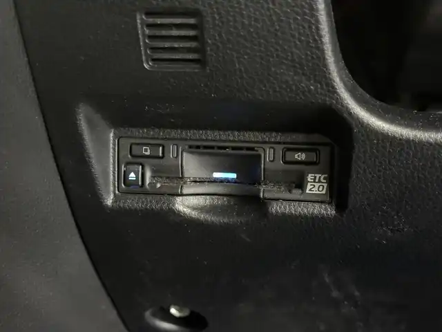 トヨタ ヴォクシー S－Z 三重県 2022(令4)年 3.2万km アティチュードブラックマイカ ガソリン/FF/インパネCVT/10.5インチナビ/（CD/DVD/USB/iPod/Bluetooth/TV/CarPlay/AndroidAuto）/14インチ後席OLEDディスプレイV14T-R72R/パノラミックビューモニター（床下透過）*/ドライブレコーダー前後/ETC2.0/モデリスタエアロ（F/S/R下）＆18inAW/両側ハンズフリーパワスラ/Toyota Safety Sense/●PCS/●LDA/●レーダークルコン/●アダプティブハイビーム*/●ロードサインアシスト/●プロアクティブドライビングアシスト/●発進遅れ告知機能/・パーキングサポートブレーキ/*ブラインドスポットモニター＋あんしん降車アシスト/*緊急時操舵支援＋FCTA＋LCA*/*アドバンストパーク＋RCD/*アドバンストドライブ（渋滞時支援）/など/装備/*ドライビングサポートパッケージ/・デジタルインナーミラー/・カラーヘッドアップディスプレイ/*快適利便パッケージ（High）/・快適温熱シート（D/N/2nd）/・ステアリングヒーター/・パワーバックドア/・2ndシートオットマン/*プロジェクター式LEDヘッドランプ/・左右＋後席独立オートエアコン/・保/取/マルチ取/など/＊…メーカーOP