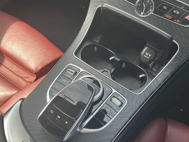 メルセデス・ベンツ Ｃ２００ アバンギャルド AMGライン 愛知県 2015(平27)年 7.4万km オブシディアンブラック /禁煙車//パノラマムーンルーフ//純正ナビ/フルセグTV//Bluetooth//バックカメラ/ETC//前後ドライブレコーダー//レーダーセーフティパッケージ//被害軽減ブレーキ付後方衝突警告システム//ブレーキアシストプラス//プリセーフブレーキ//アクティブレーンキーピングアシスト//アクティブブラインドスポットアシスト//ディストロニックプラス//チャイルドセーフティシートセンサー//ベーシックパッケージ//赤革シート/前席シートヒーター//アクティブパーキングアシスト//パークトロニック//前席メモリ付きパワーシート//パワートランクリッド//電子パーキング//パドルシフト//ダイナミックセレクト//ステアリングスイッチ//社外18インチアルミ//純正フロアマット//新車保証書/取扱説明書//車検R9年02月25日まで