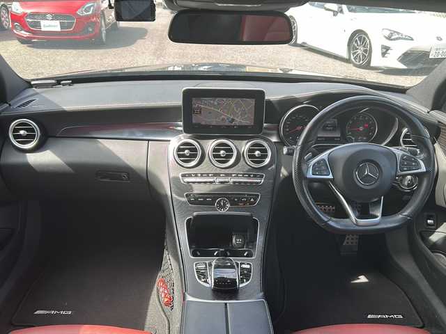 メルセデス・ベンツ Ｃ２００ アバンギャルド AMGライン 愛知県 2015(平27)年 7.4万km オブシディアンブラック /禁煙車//パノラマムーンルーフ//純正ナビ/フルセグTV//Bluetooth//バックカメラ/ETC//前後ドライブレコーダー//レーダーセーフティパッケージ//被害軽減ブレーキ付後方衝突警告システム//ブレーキアシストプラス//プリセーフブレーキ//アクティブレーンキーピングアシスト//アクティブブラインドスポットアシスト//ディストロニックプラス//チャイルドセーフティシートセンサー//ベーシックパッケージ//赤革シート/前席シートヒーター//アクティブパーキングアシスト//パークトロニック//前席メモリ付きパワーシート//パワートランクリッド//電子パーキング//パドルシフト//ダイナミックセレクト//ステアリングスイッチ//社外18インチアルミ//純正フロアマット//新車保証書/取扱説明書//車検R9年02月25日まで