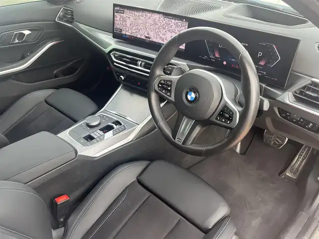 ＢＭＷ ＢＭＷ ３２０ｉ Mスポーツ 三重県 2024(令6)年 1.6万km アルピンホワイトⅢ ワンオーナー/パーキングアシストプラス/ドライビングアシストプロフェッショナル/アクティブクルーズコントロール/14.9インチナビゲーション/12.3インチマルチディスプレイメーター/HiFiスピーカーシステム/ワイヤレスチャージング/360度カメラ/アダプティブLEDヘッドランプ/パワーシート・シートヒーター/225/45R18.255/40R18タイヤ/パワートランク
