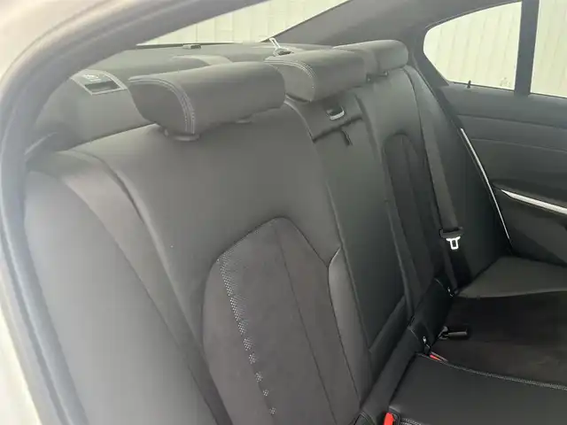 ＢＭＷ ＢＭＷ ３２０ｉ Mスポーツ 三重県 2024(令6)年 1.6万km アルピンホワイトⅢ ワンオーナー/パーキングアシストプラス/ドライビングアシストプロフェッショナル/アクティブクルーズコントロール/14.9インチナビゲーション/12.3インチマルチディスプレイメーター/HiFiスピーカーシステム/ワイヤレスチャージング/360度カメラ/アダプティブLEDヘッドランプ/パワーシート・シートヒーター/225/45R18.255/40R18タイヤ/パワートランク