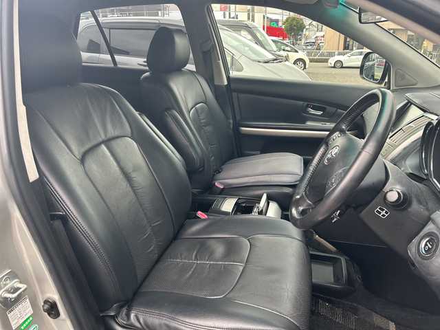 トヨタ ハリアー ハイブリッド プレミアム Sパッケージ 神奈川県 2005(平17)年 15.8万km ダークグレーマイカメタリック コーナーセンサー/クルーズコントロール/オートライト/前後フォグランプ/パワーシート/バックカメラ/サンルーフ/横滑り防止装置/運転席・助手席シートヒーター/フェンダーミラー/HDDナビ/フルセグテレビ/プッシュスタート/パワーバックドア/イージークローザー/ETC/ドアバイザー/電動格納ミラー/ローダウン純正スプリングあり