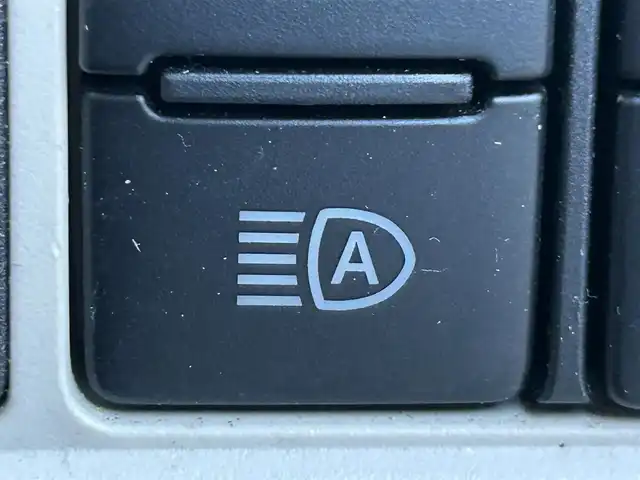 ダイハツ ムーヴ キャンバス X メイクアップ リミテッド SAⅢ 静岡県 2019(平31)年 3.5万km パールホワイトⅢ/ファインミントメタリック 2トーン スマートアシストIII/・衝突回避支援ブレーキ機能/・衝突警報機能/・誤発進抑制機能(前方＋後方)/・車線逸脱警報機能/・先行車発進お知らせ機能/・オートハイビーム/純正8インチナビ/FM/AM/CD/DVD/Bluetooth/SD/フルセグTV/両側パワースライドドア/全周囲カメラ/ベンチシート/フルフラットシート/オートライト