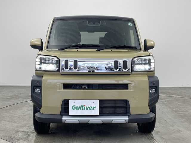 ダイハツ タフト G ターボ クロムベンチャー 兵庫県 2021(令3)年 2.6万km サンドベージュメタリック ・純正ナビ/　Bluetoothオーディオ/　CD/DVD再生/　USB接続/　SDミュージックサーバー/　フルセグテレビ/・レーダークルーズコントロール/・スマートアシスト/・衝突被害軽減ブレーキ/・ガラスルーフ/・前方ドライブレコーダー/・純正フロアマット/・シートヒーター（運転席・助手席）/・ルーフレール/・純正15インチアルミホイール/・ABS/・横滑り防止機能/・前後コーナーセンサー/・盗難防止装置/・オートライト/・オートマチックハイビーム/・LEDヘッドライト/・W＋サイドエアバック/・カーテンエアバック/・クリアランスソナー/・オートブレーキホールド/・ターボ付き/・スマートキー/・スペアキー/・AACエアコン