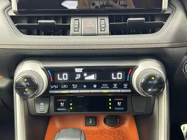トヨタ ＲＡＶ４ アドベンチャー 愛知県 2022(令4)年 2.3万km 黒 トヨタセーフティーセンス/純正8インチナビ/（Bluetooth/USB入力/AM・FMチューナー）/バックカメラ/ブラインドスポットモニター/4WD/ドライブレコーダー/ETC/パワーシート/シートヒーター/シートクーラー/ステアリングヒーター/合皮シート/メモリシート/ルーフレール/オートライト/コーナーセンサー/純正LEDライト/フロアマット/スマートキー/ステアリングリモコン/防眩ミラー/電子パーキング/オートホールド/電動格納ミラー