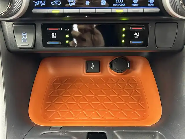 トヨタ ＲＡＶ４ アドベンチャー 愛知県 2022(令4)年 2.3万km 黒 トヨタセーフティーセンス/純正8インチナビ/（Bluetooth/USB入力/AM・FMチューナー）/バックカメラ/ブラインドスポットモニター/4WD/ドライブレコーダー/ETC/パワーシート/シートヒーター/シートクーラー/ステアリングヒーター/合皮シート/メモリシート/ルーフレール/オートライト/コーナーセンサー/純正LEDライト/フロアマット/スマートキー/ステアリングリモコン/防眩ミラー/電子パーキング/オートホールド/電動格納ミラー