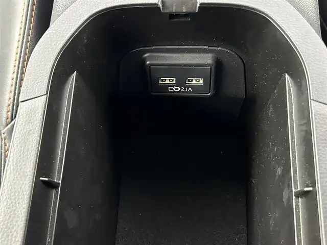 トヨタ ＲＡＶ４ アドベンチャー 愛知県 2022(令4)年 2.3万km 黒 トヨタセーフティーセンス/純正8インチナビ/（Bluetooth/USB入力/AM・FMチューナー）/バックカメラ/ブラインドスポットモニター/4WD/ドライブレコーダー/ETC/パワーシート/シートヒーター/シートクーラー/ステアリングヒーター/合皮シート/メモリシート/ルーフレール/オートライト/コーナーセンサー/純正LEDライト/フロアマット/スマートキー/ステアリングリモコン/防眩ミラー/電子パーキング/オートホールド/電動格納ミラー