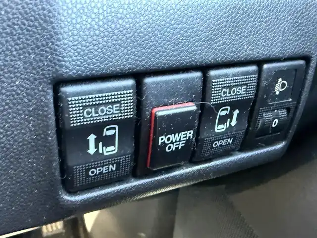 マツダ プレマシー 20C スカイアクティブ 千葉県 2013(平25)年 12.2万km ジールレッドマイカ ユーザー買取車両/純正ナビ/・フルセグ/BT/DVD/CD/バックカメラ/ETC/両側パワースライドドア/HIDヘッドライト