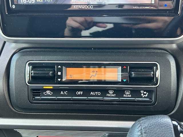 スズキ スペーシア ギア HYBRID XZターボ 静岡県 2022(令4)年 2.4万km デニムブルー ガンメタリック 2トーン 社外SDナビ/フルセグTV/Bluetooth接続/バックカメラ/アイドリングストップ/パドルシフト/両側パワースライドドア/前席シートヒーター/デュアルカメラブレーキサポート/レーダークルーズコントロール/横滑り防止装置/レーンキープアシスト/後部コーナーセンサー/ヘッドアップディスプレイ/オートライト/オートマティックハイビーム/純正14インチブラックアルミホイール/純正フロアマット/ビルトインETC/LEDヘッドライト/LEDフォグランプ