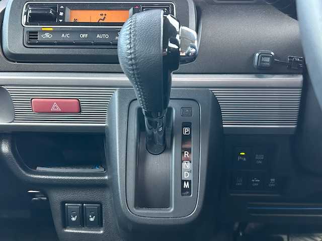 スズキ スペーシア ギア HYBRID XZターボ 静岡県 2022(令4)年 2.4万km デニムブルー ガンメタリック 2トーン 社外SDナビ/フルセグTV/Bluetooth接続/バックカメラ/アイドリングストップ/パドルシフト/両側パワースライドドア/前席シートヒーター/デュアルカメラブレーキサポート/レーダークルーズコントロール/横滑り防止装置/レーンキープアシスト/後部コーナーセンサー/ヘッドアップディスプレイ/オートライト/オートマティックハイビーム/純正14インチブラックアルミホイール/純正フロアマット/ビルトインETC/LEDヘッドライト/LEDフォグランプ