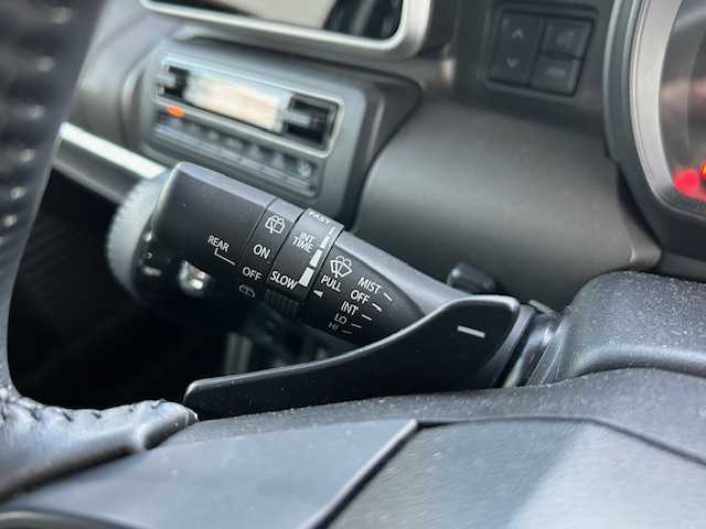 スズキ スペーシア ギア HYBRID XZターボ 静岡県 2022(令4)年 2.4万km デニムブルー ガンメタリック 2トーン 社外SDナビ/フルセグTV/Bluetooth接続/バックカメラ/アイドリングストップ/パドルシフト/両側パワースライドドア/前席シートヒーター/デュアルカメラブレーキサポート/レーダークルーズコントロール/横滑り防止装置/レーンキープアシスト/後部コーナーセンサー/ヘッドアップディスプレイ/オートライト/オートマティックハイビーム/純正14インチブラックアルミホイール/純正フロアマット/ビルトインETC/LEDヘッドライト/LEDフォグランプ