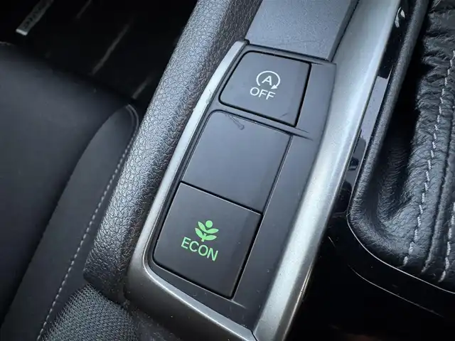 ホンダ シビック ハッチバック 千葉県 2018(平30)年 5.8万km クリスタルブラックパール ワンオーナー車/ホンダセンシング/衝突軽減ブレーキ/レーダークルーズコントロール/レーンキープアシスト/純正SDナビ/フルセグTV/Bluetooth/バックカメラ/シートヒーター/純正ドライブレコーダー/LEDライト/ETC/保証書・取説/スマートキー