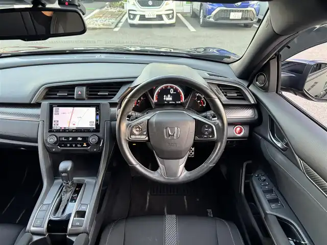 ホンダ シビック ハッチバック 千葉県 2018(平30)年 5.8万km クリスタルブラックパール ワンオーナー車/ホンダセンシング/衝突軽減ブレーキ/レーダークルーズコントロール/レーンキープアシスト/純正SDナビ/フルセグTV/Bluetooth/バックカメラ/シートヒーター/純正ドライブレコーダー/LEDライト/ETC/保証書・取説/スマートキー