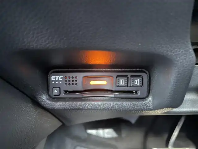 ホンダ フィット ハイブリット S ホンダセンシング 鳥取県 2018(平30)年 5.7万km プレミアムホワイトパールⅡ 純正ナビ／ＴＶ／ＤＶＤ／ＣＤ／ＢＴ/バックカメラ/ビルトインＥＴＣ/ドライブレコーダー/ホンダセンシング/レーダークルーズコントロール/レーンアシスト/パドルシフト/ＬＥＤヘットライト/フォグライト/純正エアロパーツ/リヤルーフスポイラー/純正１６インチアルミホイール/プッシュエンジンスタート/アイドリングストップ/フロアマット/ドアバイザー