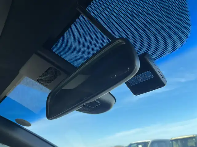 ホンダ フィット ハイブリット S ホンダセンシング 鳥取県 2018(平30)年 5.7万km プレミアムホワイトパールⅡ 純正ナビ／ＴＶ／ＤＶＤ／ＣＤ／ＢＴ/バックカメラ/ビルトインＥＴＣ/ドライブレコーダー/ホンダセンシング/レーダークルーズコントロール/レーンアシスト/パドルシフト/ＬＥＤヘットライト/フォグライト/純正エアロパーツ/リヤルーフスポイラー/純正１６インチアルミホイール/プッシュエンジンスタート/アイドリングストップ/フロアマット/ドアバイザー