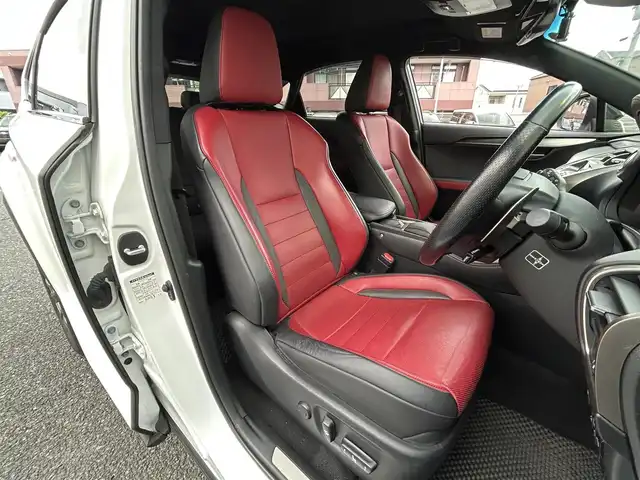 レクサス ＮＸ 300 Fスポーツ 福岡県 2018(平30)年 6万km ホワイトノーヴァガラスフレーク TRDエアロ（フロント）/ムーンルーフ/純正10.3インチHDDナビ/　(AM/FM/CD/DVD/Bluetooth/AUX/フルセグTV)/バックカメラ/レクサスセーフティーセンス/・プリクラッシュセーフティーセンス/・レーンディパーチャーアラート/・レーダークルーズコントロール（全車速追従機能付き）/・オートマチックハイビーム/・パーキングサポートアシスト/・ブラインドスポットモニター/・先行者発進アラーム/・横滑り防止装置/オートライト/黒/赤レザーシート/NEXTEC前後方トライブレコーダー【NX-DRW22】/パワーバックドア/ステアリングヒーター/シートヒーター（運転席＋助手席）/シートベンチレーター（運転席＋助手席）/シートメモリー/純正18インチアルミホイール/アクティブサウンドコントロール/ヘッドライトウォッシャーノズル/ビルトインETC2.0/プッシュスタート/パドルシフト/nanoe付エアコン/クリアランスソナー/コーナーセンサー/盗難防止装置/USBポート×2/カードキー×1/スペアキー×1/保証書/取扱説明書/ナビ取扱説明書
