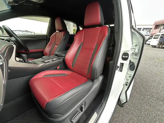 レクサス ＮＸ 300 Fスポーツ 福岡県 2018(平30)年 6万km ホワイトノーヴァガラスフレーク TRDエアロ（フロント）/ムーンルーフ/純正10.3インチHDDナビ/　(AM/FM/CD/DVD/Bluetooth/AUX/フルセグTV)/バックカメラ/レクサスセーフティーセンス/・プリクラッシュセーフティーセンス/・レーンディパーチャーアラート/・レーダークルーズコントロール（全車速追従機能付き）/・オートマチックハイビーム/・パーキングサポートアシスト/・ブラインドスポットモニター/・先行者発進アラーム/・横滑り防止装置/オートライト/黒/赤レザーシート/NEXTEC前後方トライブレコーダー【NX-DRW22】/パワーバックドア/ステアリングヒーター/シートヒーター（運転席＋助手席）/シートベンチレーター（運転席＋助手席）/シートメモリー/純正18インチアルミホイール/アクティブサウンドコントロール/ヘッドライトウォッシャーノズル/ビルトインETC2.0/プッシュスタート/パドルシフト/nanoe付エアコン/クリアランスソナー/コーナーセンサー/盗難防止装置/USBポート×2/カードキー×1/スペアキー×1/保証書/取扱説明書/ナビ取扱説明書