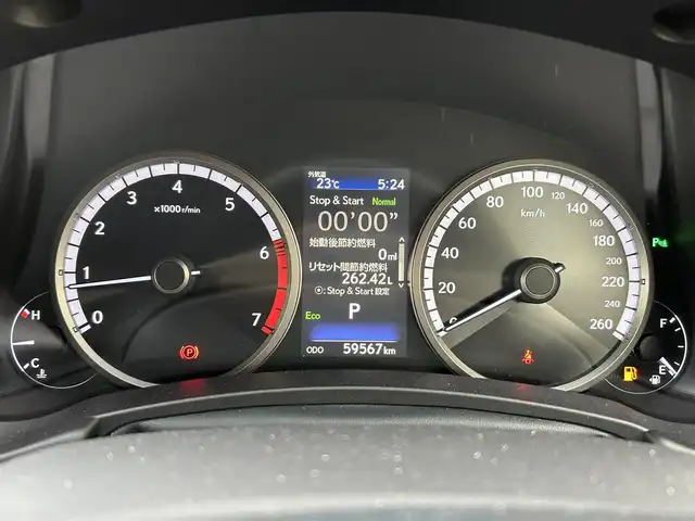 レクサス ＮＸ 300 Fスポーツ 福岡県 2018(平30)年 6万km ホワイトノーヴァガラスフレーク TRDエアロ（フロント）/ムーンルーフ/純正10.3インチHDDナビ/　(AM/FM/CD/DVD/Bluetooth/AUX/フルセグTV)/バックカメラ/レクサスセーフティーセンス/・プリクラッシュセーフティーセンス/・レーンディパーチャーアラート/・レーダークルーズコントロール（全車速追従機能付き）/・オートマチックハイビーム/・パーキングサポートアシスト/・ブラインドスポットモニター/・先行者発進アラーム/・横滑り防止装置/オートライト/黒/赤レザーシート/NEXTEC前後方トライブレコーダー【NX-DRW22】/パワーバックドア/ステアリングヒーター/シートヒーター（運転席＋助手席）/シートベンチレーター（運転席＋助手席）/シートメモリー/純正18インチアルミホイール/アクティブサウンドコントロール/ヘッドライトウォッシャーノズル/ビルトインETC2.0/プッシュスタート/パドルシフト/nanoe付エアコン/クリアランスソナー/コーナーセンサー/盗難防止装置/USBポート×2/カードキー×1/スペアキー×1/保証書/取扱説明書/ナビ取扱説明書