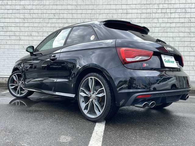 アウディ Ｓ１ クワトロリミテッドエディション 秋田県 2015(平27)年 7.1万km 黒 ・純正ナビ/・バックカメラ/・フルフラットシート/・純正フロアマット/・純正アルミホイール/・ABS/・横滑り防止/・パーキングアシスト/・LEDヘッドライト/・純正ドライブレコーダー（前後）/・エンジンスタートボタン/・スマートキー/・6速MT車/・AAC