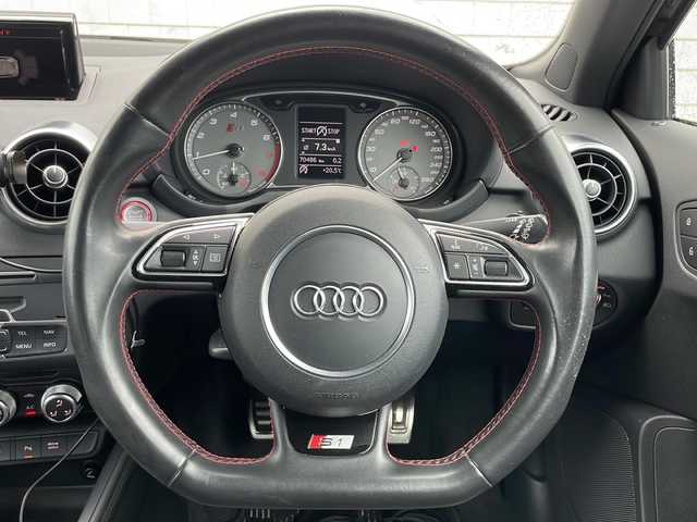 アウディ Ｓ１ クワトロリミテッドエディション 秋田県 2015(平27)年 7.1万km 黒 ・純正ナビ/・バックカメラ/・フルフラットシート/・純正フロアマット/・純正アルミホイール/・ABS/・横滑り防止/・パーキングアシスト/・LEDヘッドライト/・純正ドライブレコーダー（前後）/・エンジンスタートボタン/・スマートキー/・6速MT車/・AAC