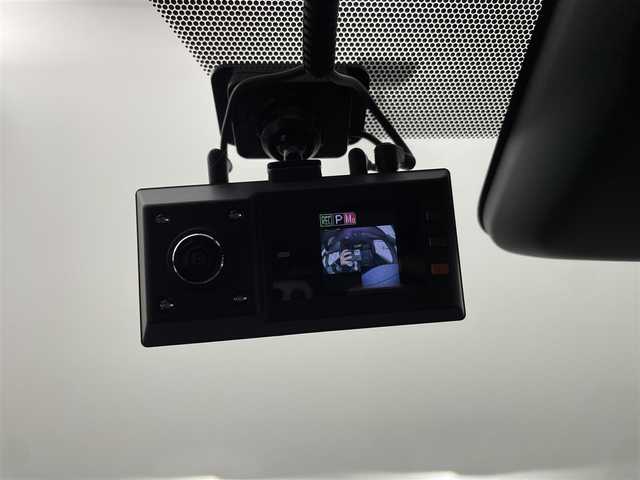 トヨタ ヴェルファイア ハイブリット エグゼクティブ ラウンジ 熊本県 2024(令6)年 7万km プラチナホワイトパールマイカ ワンオーナー　/禁煙車　/ユニバーサルステップ　/左右独立ムーンルーフ　/純正14インチディスプレイオーディオ（ApplCarPlay・AndroidAuto・BT・フルセグ・CD・DVD・USB・HDMI）/全方位ドライブレコーダー　/全周囲カメラ　/ビルトインＥＴＣ２．０　/両側パワースライドドア　/純正１４インチ後席フリップダウンモニター/パワーバックドア/トヨタセーフティーセンス/・プリクラッシュセーフティ/・フロントクロストラフィックアラート/・レーンチェンジアシスト/・レーントレーシングアシスト/・レーンディパーチャーアラート/・レーダークルーズコントロール/・プロアクティブドライビングアシスト/・ドライバー異常対応システム/・発進遅れ告知機能/・ブラインドスポットモニター/横滑り防止/アイドリングストップ/全席シートヒーター/全席エアーシート/前席パワーシート/メモリシート/nanoeX/前後クリアランスソナー/JBLサウンド/オットマン/置くだけ充電/オートライト/三眼LEDヘッドライト/フォグランプ/スマートキー/スペアキー1本/保証書/取扱説明書